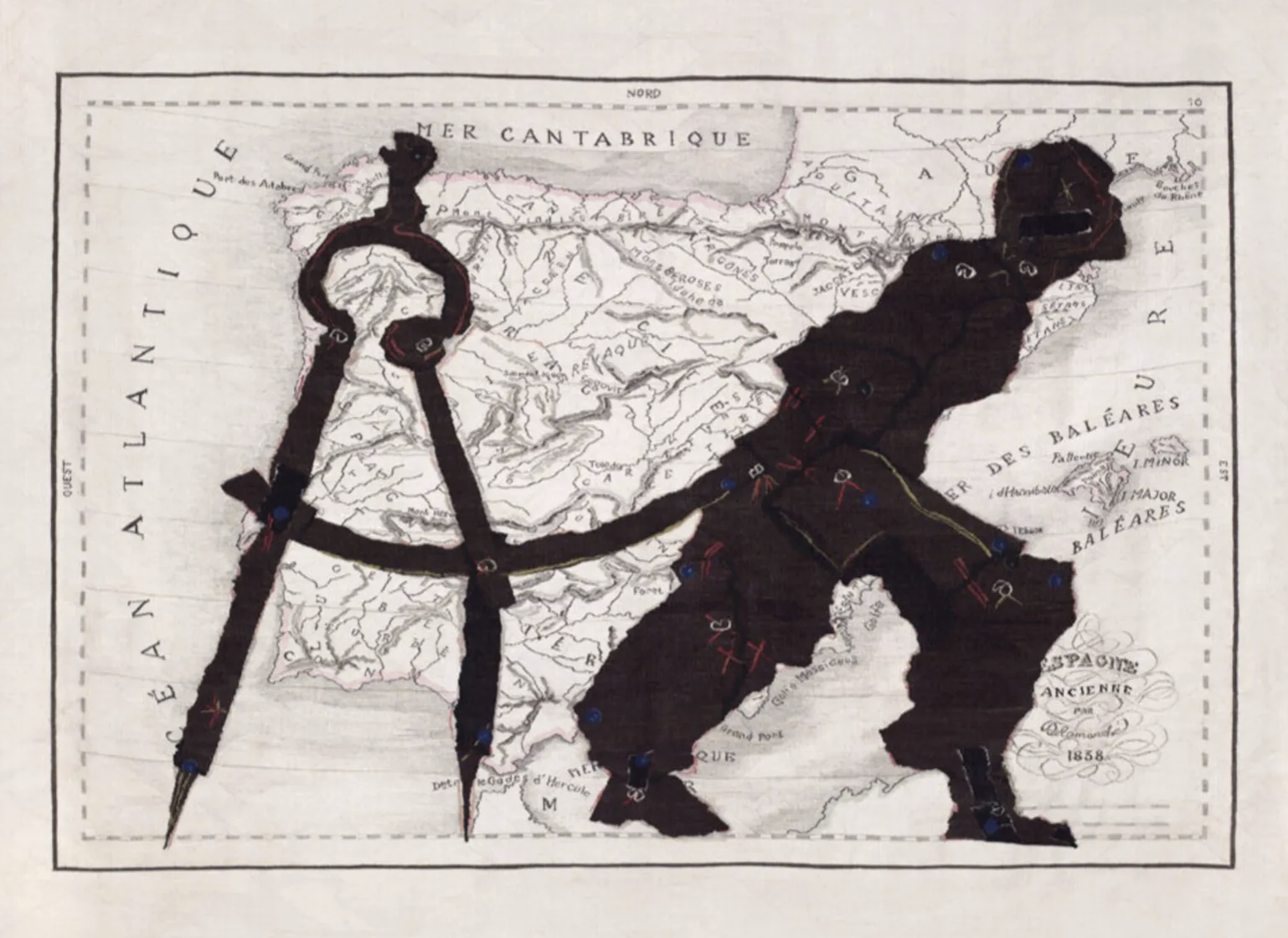 Alte Karte der Iberischen Halbinsel, überlagert von schwarzer Figuren-Silhouette und großem Zirkel.